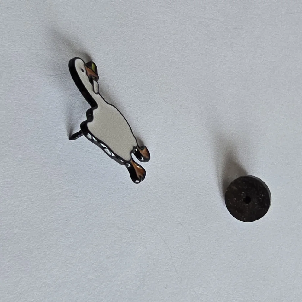 Goose with a knife pin enamel lapel brooch bird duck white black - Picture 5 of 9